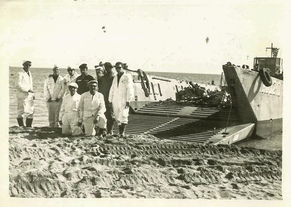 Operation Broken Arrow - Removing the wreckage